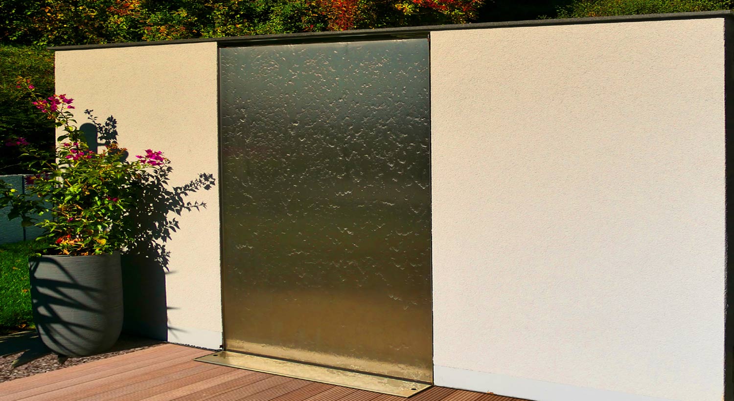 Gartenwasserwand